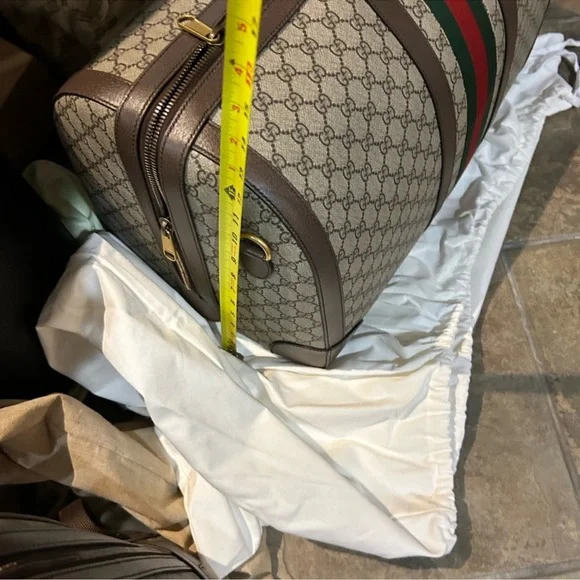 Gucci Savoy, large duffel bag made in Italy NWT. - Picture 13 of 14